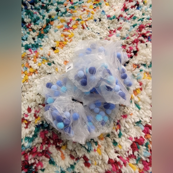 Orpomo Pompom Scruchies - Picture 7 of 11